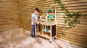 Houten buitenspeelkeuken