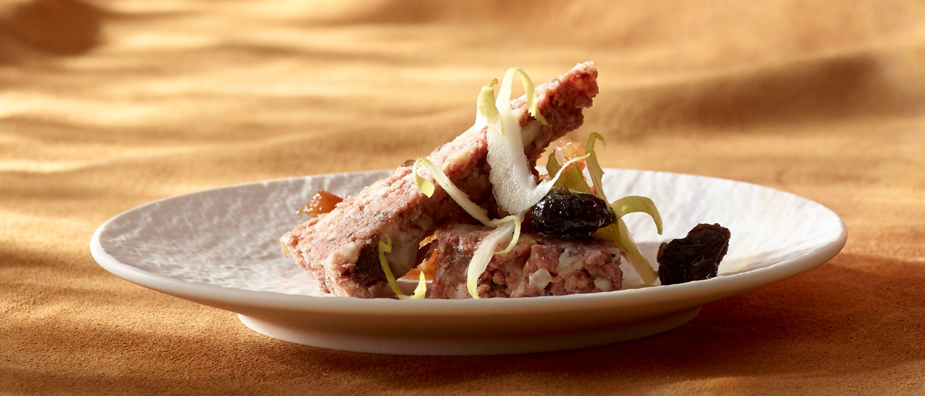 Hapje van reepaté met kakichutney